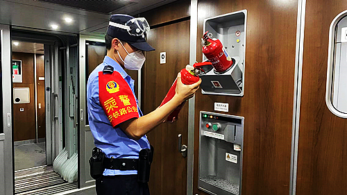 列车隐患排查.jpg
