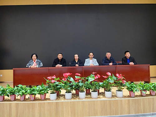 左起：杨宝真、山东曹州武校副校长杜全想、丁伊琳、纪永泉、周秋连、何茂坤 、 拍照的周稳主任_副本.jpg